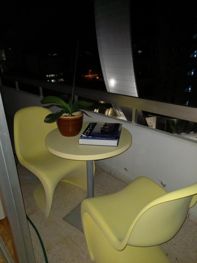 Seaside Spacious Apartment With Sea View Лімасол Екстер'єр фото